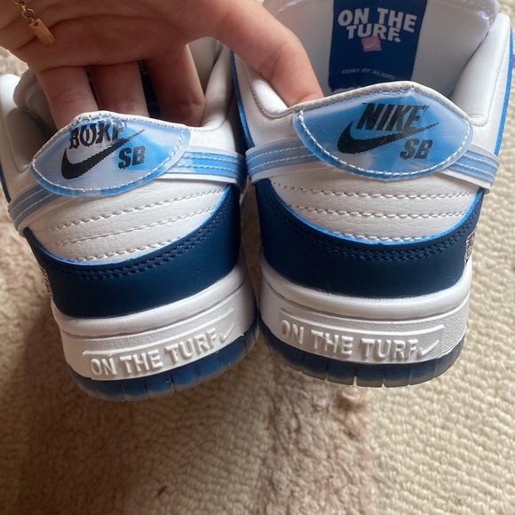 Nike shoes size 5.5 - Picture 3 of 5